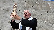 Stavba�i za�ali s ra�bou pr�zkumné �toly pro tunel Luka na budoucí st�edo�eské...
