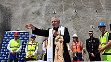 Stavba�i za�ali s ra�bou pr�zkumné �toly pro tunel Luka na budoucí st�edo�eské...