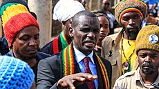 Rastafariáni se v Nairobi shromá�dili p�ed soudní budovou Milimani poté, co...