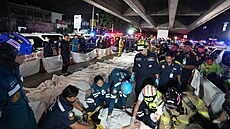 P�i po�áru baru v Bangkoku zem�elo nejmén� 27 lidí. (12. �ervence 2026)