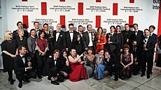 Spole�ná momentka ocen�ných na záv�re�ném galave�eru KVIFF v Hotelu Thermal...