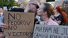 Tisíce lidí v Kyjev� demonstrovaly proti Zelenského rozhodnutí propustit...
