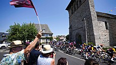Peloton b�hem desáté etapy Tour de France