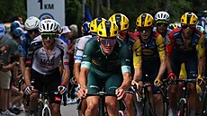 Mu� v zeleném Mads Pedersen z Lidl-Treku na �ele pelotonu ve stoupání Ballon...