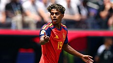 �pan�lský úto�ník Lamine Yamal b�hem �tvrtfinále mistrovství sv�ta proti Belgii.