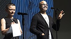 Jeffrey Wright v Karlových Varech zavzpomínal na Ji�ího Barto�ku (10. �ervence...