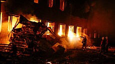 V Kyjev� na Ukrajin� zasahují hasi�i v areálu skladu po�kozeného p�i ruských...