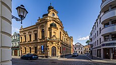 Neobarokní palác v Tomkov� ulici v Hradci Králové