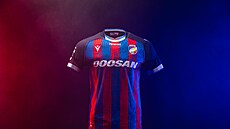 Nový domácí dres Viktorie Plze�.