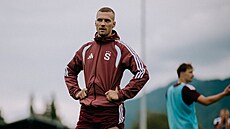 Spar�anský k�ídelník Luká� Haraslín na tréninku v Grassau.