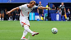 Anglický kapitán Harry Kane zakon�uje.