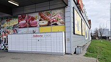 Zákazníci Billy v Mikulov� mají výdejní boxy p�ímo u prrodejny. (17. �ervna...
