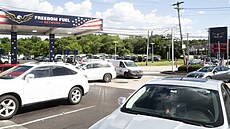 �erpací stanice Freedom Fuel  ve m�st� Dresher v Pennsylvánii (8. �ervence 2026)