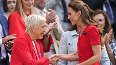 Martina Navrátilová a princezna Kate na zápase �eských tenistek Lindy Noskové a...