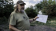 Ornitolog Zden�k Macha� u� má po po�áru nakreslenou novou záchrannou stanici...