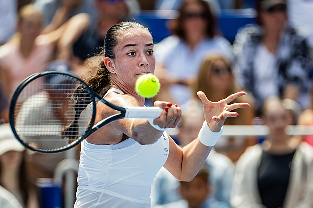 Tenis ONLINE: Uvidí Praha české finále? Hraje Valentová, po ní nastoupí Krejčíková