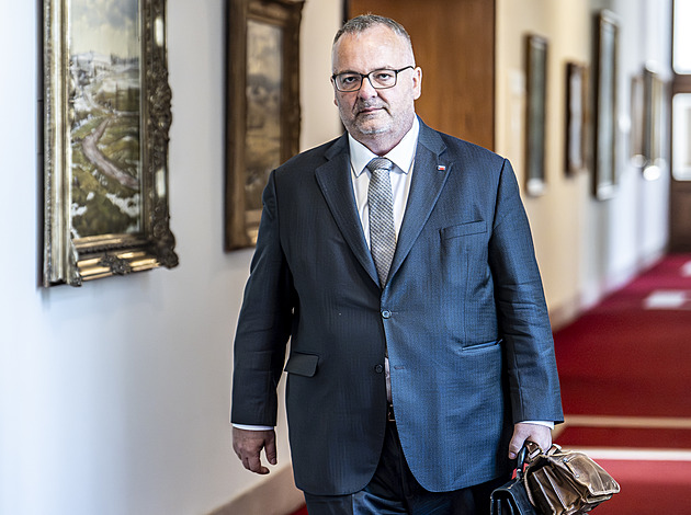 Registrace aut bude možná bez návštěvy úřadů, návrh projedná vláda