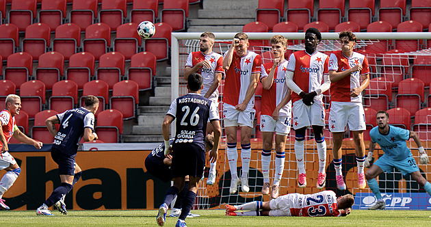 Slavia - Slovácko 5:1, mistr začal ligu suverénně, předvedly se i posily