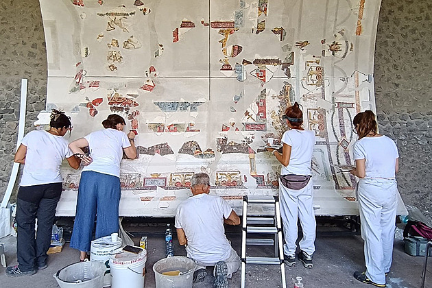 Archaeologists Uncover Fresco in Pompeii Using Innovative Method