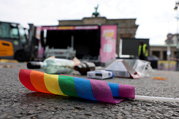Útok na průvod LGBT byl islamistický teror, řekl německý ministr. Podezřelý uniká