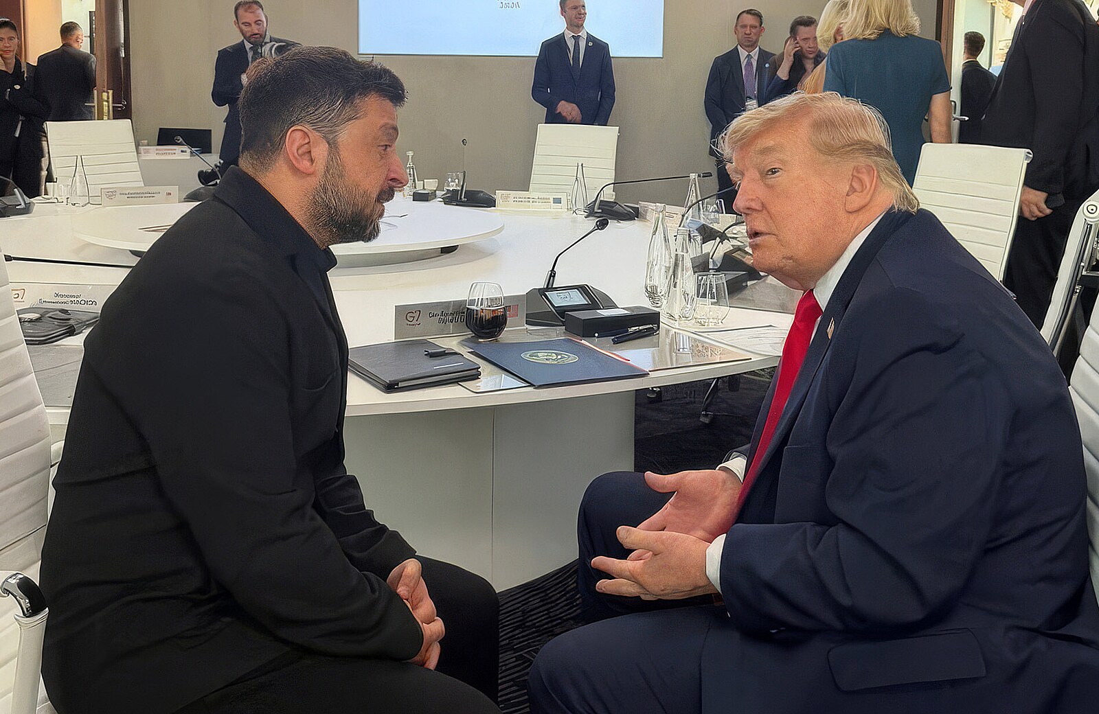 Proč dohoda s Putinem? O ruské naftě rozhodujeme my, troufl si Zelenskyj na USA