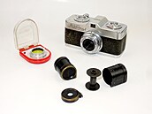 Pozoruhodným kouskem z Meopty je miniaturní Mikroma, ur�ená pro 16mm film,...