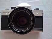 N�mecká zrcadlovka Praktica MTL 5 (p�ípadn� MTL 3 �i LTL) z východon�meckého...