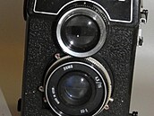 Lubitel 166 byla sov�tská dvouoká zrcadlovka ze skla a bakelitu, která...