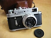 Dálkom�rný Zorkij 4 je sov�tskou replikou slavných fotoaparát� Leica, která...
