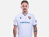 Daniel Holzer pózuje v domácím dresu Baníku Ostrava pro sezonu 2026/2027.