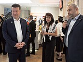 Tomio Okamura p�i náv�t�v� komunitního a ob�anského centra Gubei, co� je...