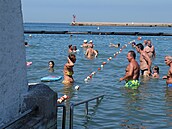Hranice spole�ného a odd�leného teritoria jsou vymezeny, kam dosahuje voda. A...