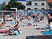 Jak d�sledné �e je to rozd�lení? Pokud jde o prostor sou�e plá�í, platí...