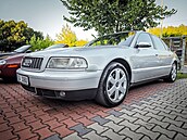 �ervencové setkání Clubu Automobilista v Bonneville Cafe v pra�ských Mod�anech