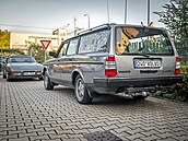�ervencové setkání Clubu Automobilista v Bonneville Cafe v pra�ských Mod�anech