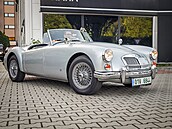 �ervencové setkání Clubu Automobilista v Bonneville Cafe v pra�ských Mod�anech