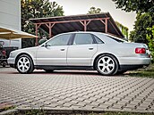 �ervencové setkání Clubu Automobilista v Bonneville Cafe v pra�ských Mod�anech