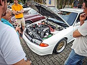 �ervencové setkání Clubu Automobilista v Bonneville Cafe v pra�ských Mod�anech