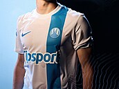 Po letech nebude slou�it bílá varianta jako domácí. Minimalistickou sadu s...