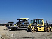 Pokra�ují stavby dvou d�le�itých nových komunikací v okolí �eských Bud�jovic. A...