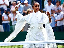 Na zahájení leto�ního Wimbledonu nastoupila Naomi Osaka v bílém kimonu...