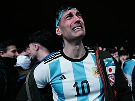 Zdrcený argentinský fanou�ek po prohraném finále mistrovství sv�ta.