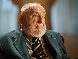 Pan Polgár, profesí psycholog, se neostýchal dcery provést netradi�ní výchovou,...
