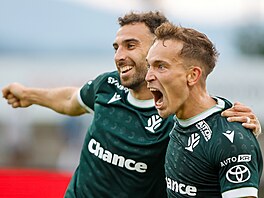 Jan Suchan slaví sv�j první gól v jabloneckém dresu.