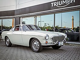 �ervencové setkání Clubu Automobilista v Bonneville Cafe v pra�ských Mod�anech