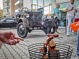 �ervencové setkání Clubu Automobilista v Bonneville Cafe v pra�ských Mod�anech