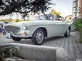 �ervencové setkání Clubu Automobilista v Bonneville Cafe v pra�ských Mod�anech