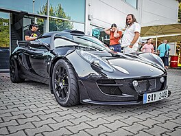 �ervencové setkání Clubu Automobilista v Bonneville Cafe v pra�ských Mod�anech