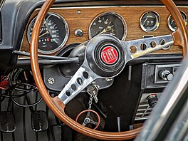 �ervencové setkání Clubu Automobilista v Bonneville Cafe v pra�ských Mod�anech
