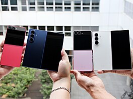 Zleva: Samsung Galaxy Z Flip 7, Samsung Galaxy Z Fold 7, Samsung Galaxy Z Flip...